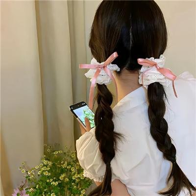 三女性
